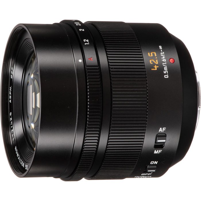 Image of the Panasonic Leica DG Nocticron 42.5mm F1.2 ASPH prime lens