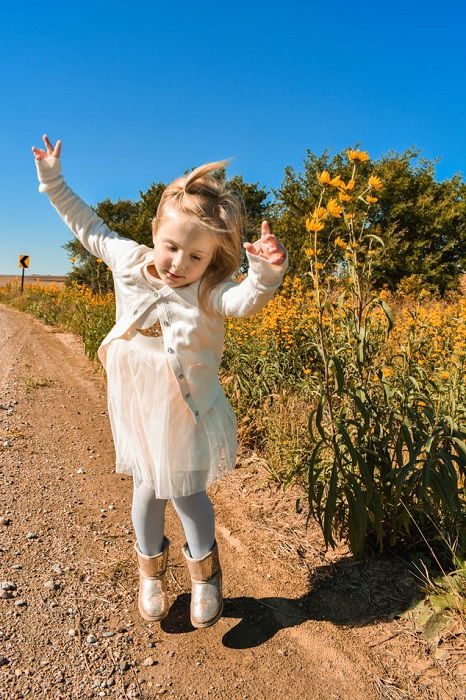 kids studio photography poses