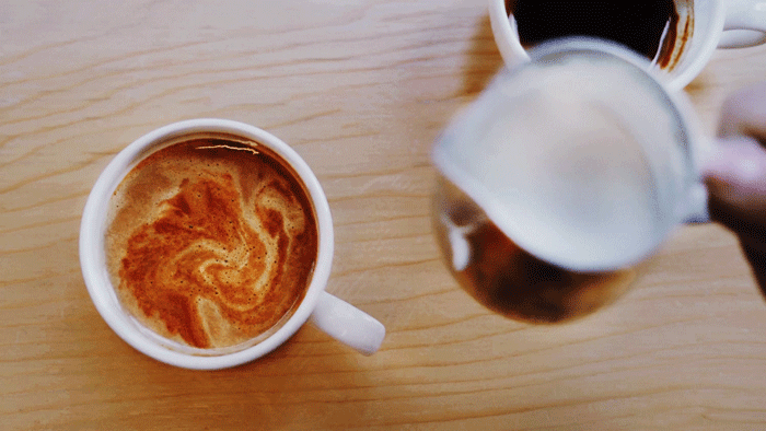 Um quadro de uma cinemagrafia com tema de café.