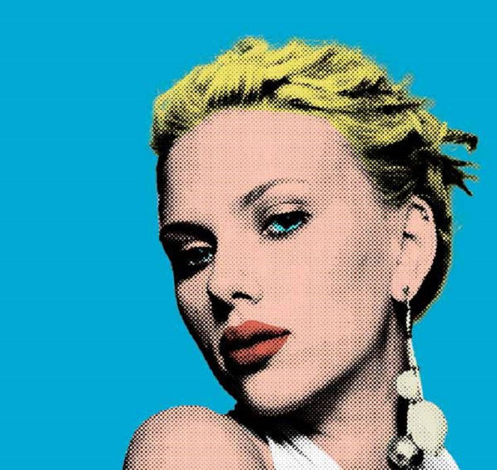  efecto pop art en un retrato de Scarlett Johansson