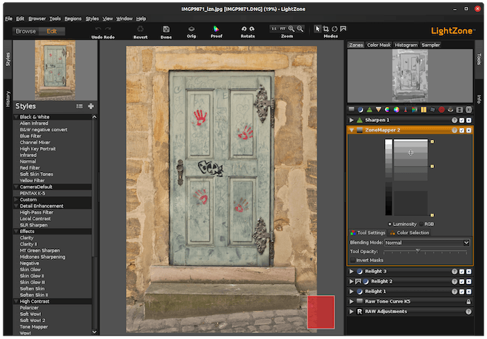 Screenshot of lightroom alternative Lightzone software's interface with a photo of a door