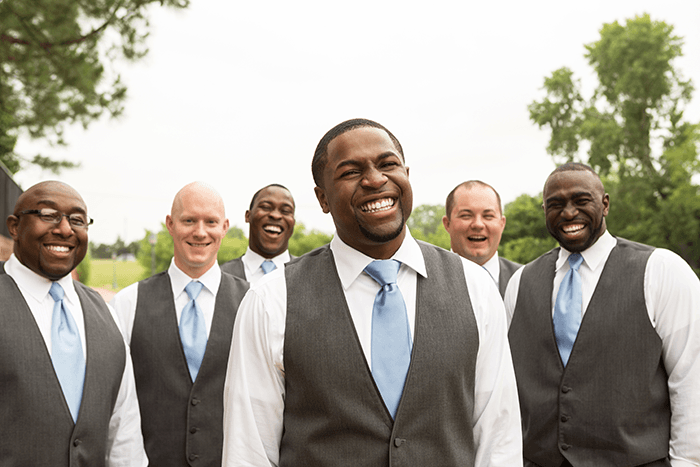 groomsmen photo idea: the groom and groomsmen in formation