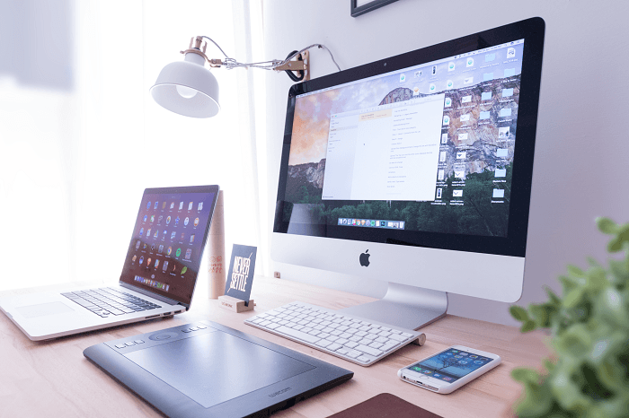 a Mac workspace great for photo and time lapse video editing