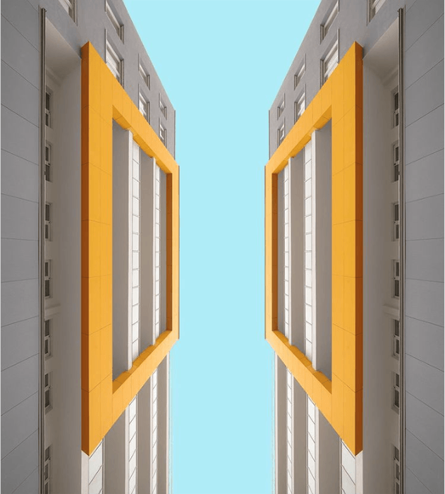 建筑摄影：来自zsolt hlinka的两个建筑正面的对称图像
