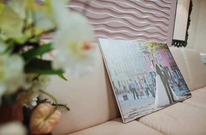 best canvas prints: Large picture of newlyweds on canvas