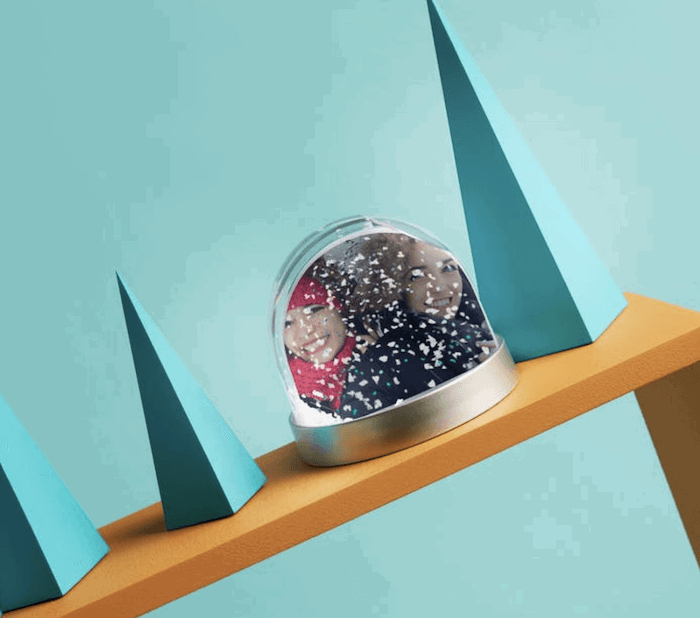 Snow globe with a picture inside for photo gift ideas