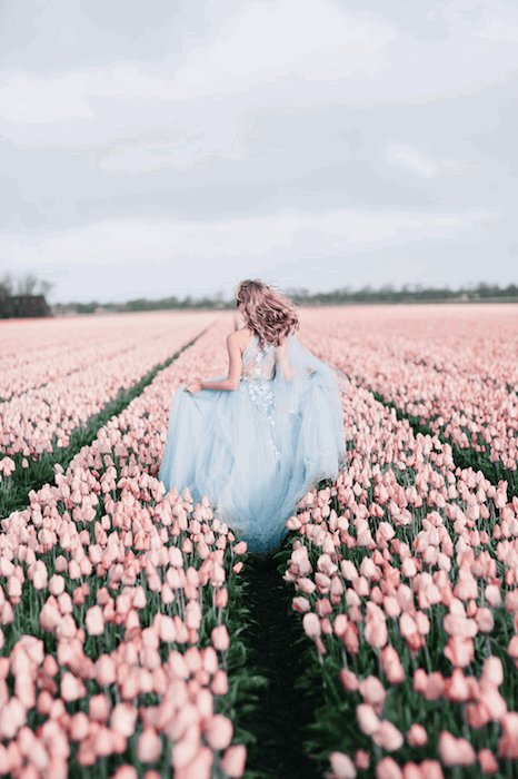 9 Enchanting Portraits with Flowers to Inspire You - 15