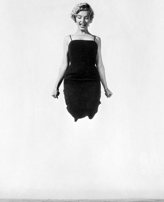 玛丽莲·梦露跳跃的肖像