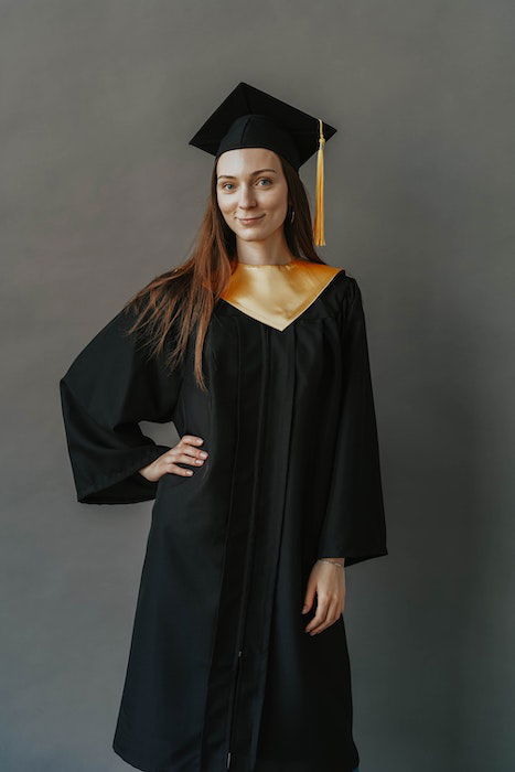 Studio graduation photo | Graduation photography poses, Graduation picture  poses, Graduation poses