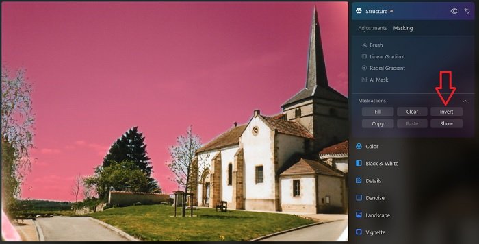 Screenshot of Luminar Neo with the sky around the church highlighted in red