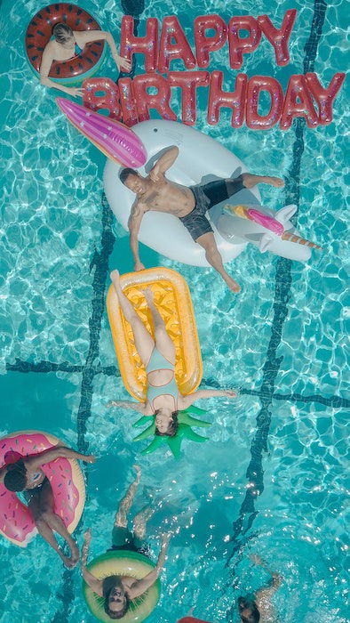 Boy posing near the swimming pool - PixaHive