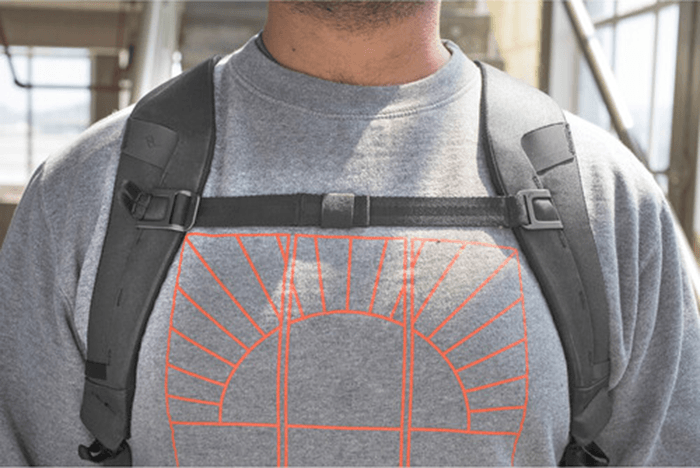 Peak Design Everyday Backpack sternum strap