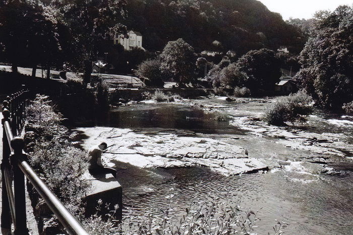 River Dee in Llangollen on Fomapan 400