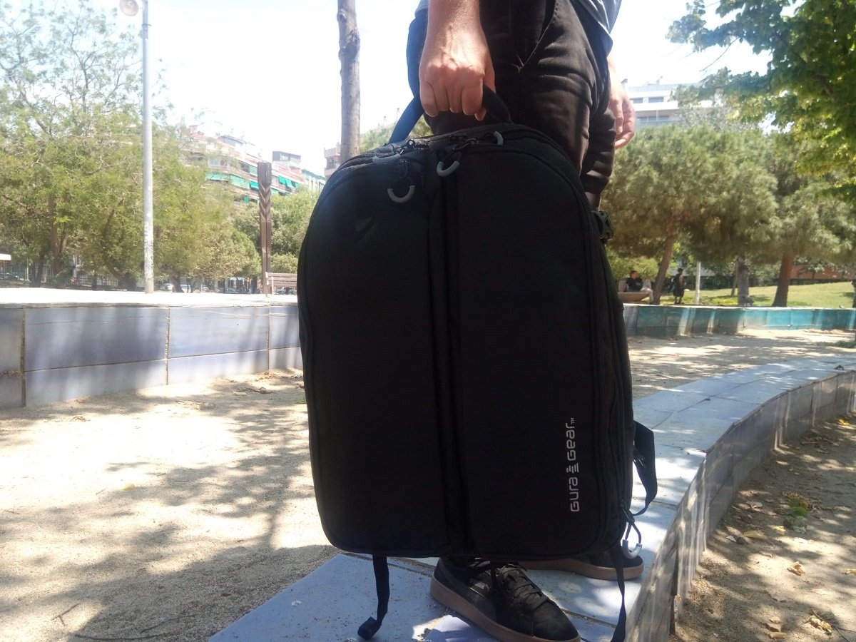 Carrying bag with top handle