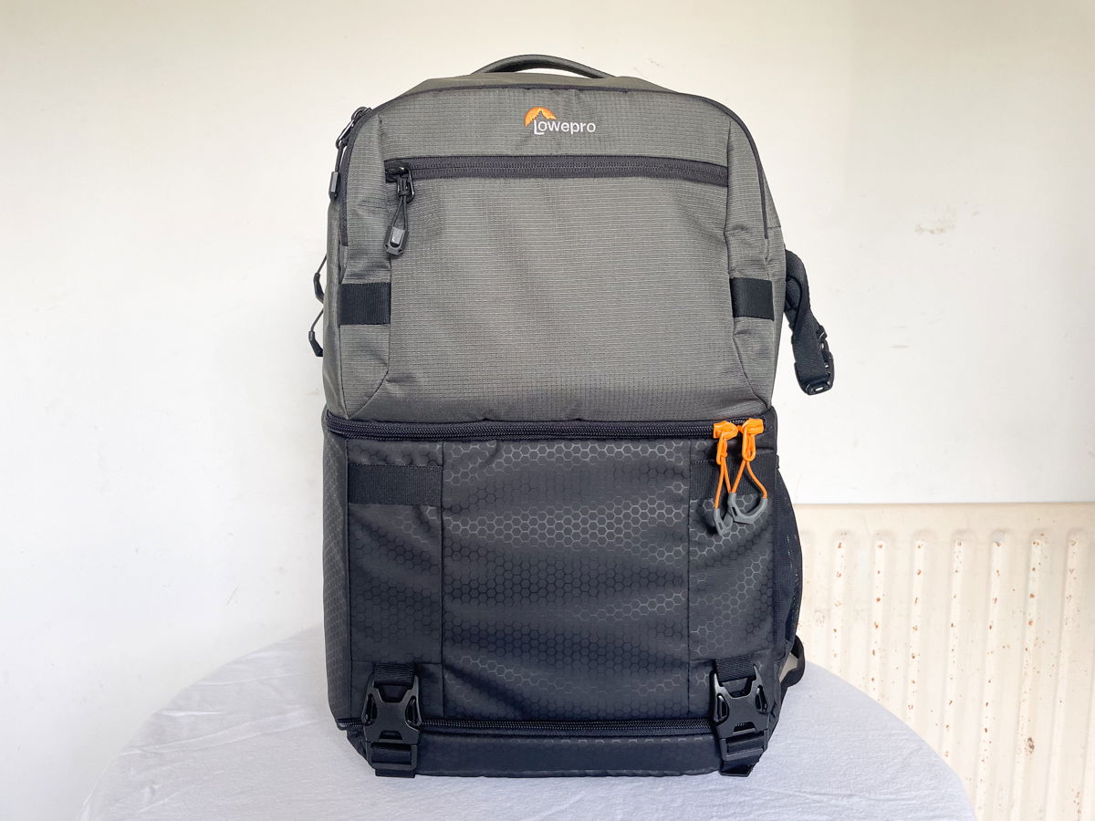 Lowepro FastPack front