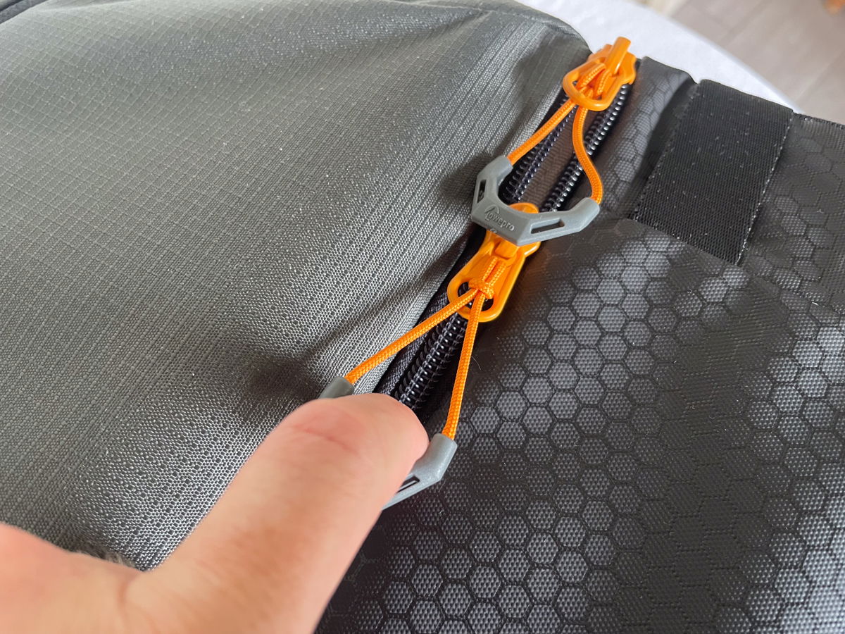 using zipper tags