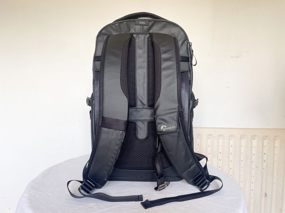 back view of Lowepro Freeline