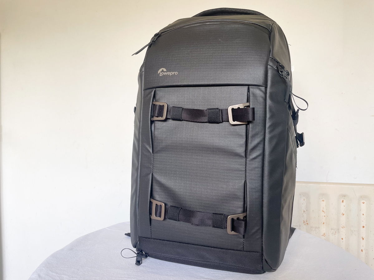 Lowepro Freeline front view