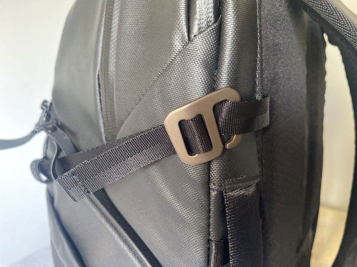 example of making the Lowepro Freeline secure