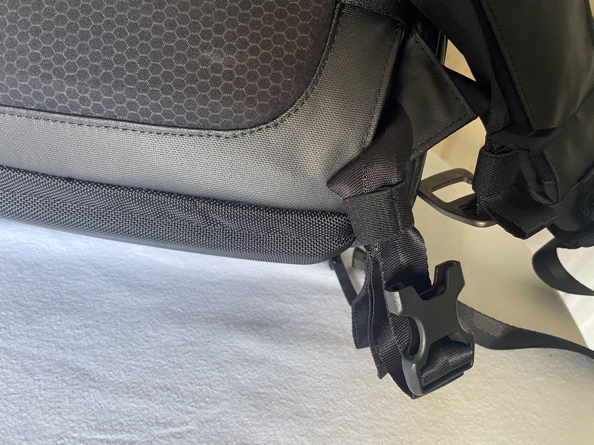 Lowepro FreeLine BP 350 AW Backpack Review for 2024