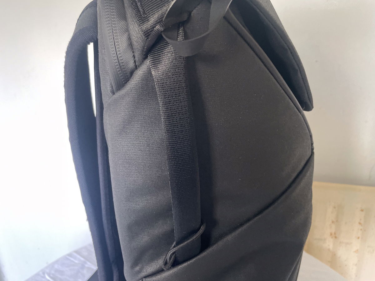 side handle on the Peak Design Everyday Backpack