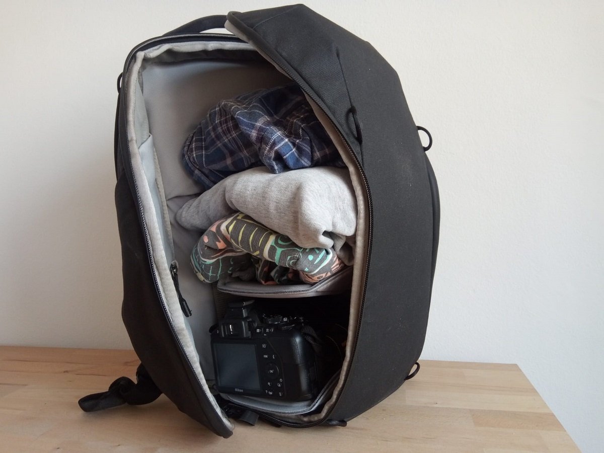Peak Design Everyday Zip 15L filled with clothes and camera gear