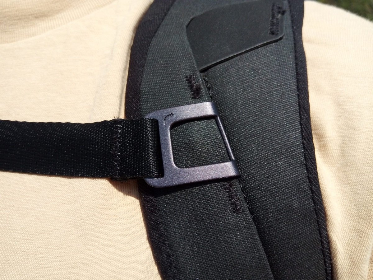 Chest strap buckle