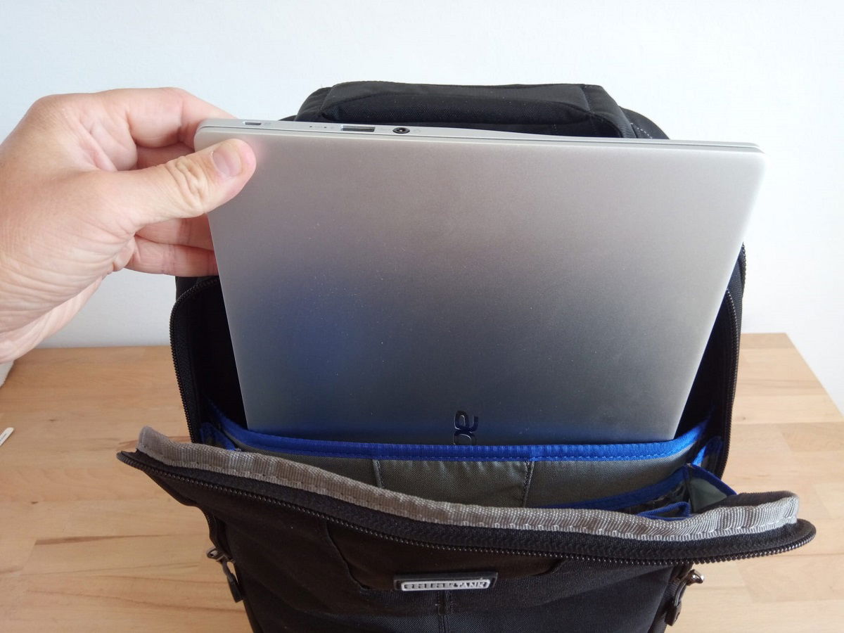 Laptop pocket with laptop