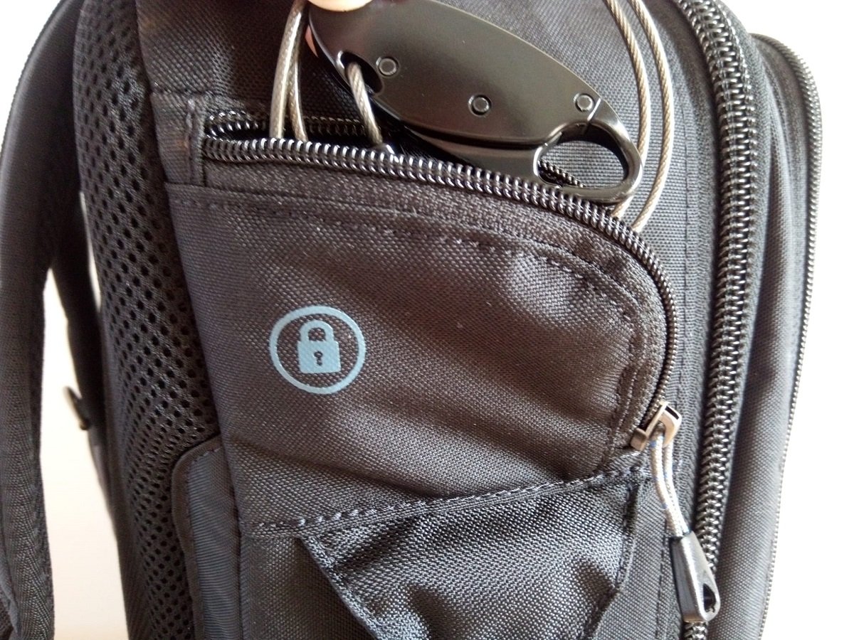 Bag lock in pocket