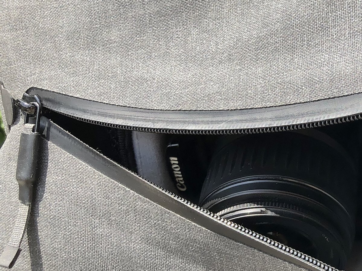 Picture of the f-stop Dyota camera backpack zipper detail