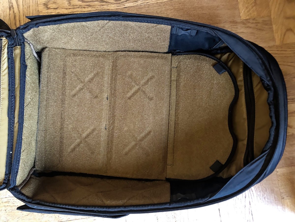 Picture of the Nomatic McKinnon camera backpack interior