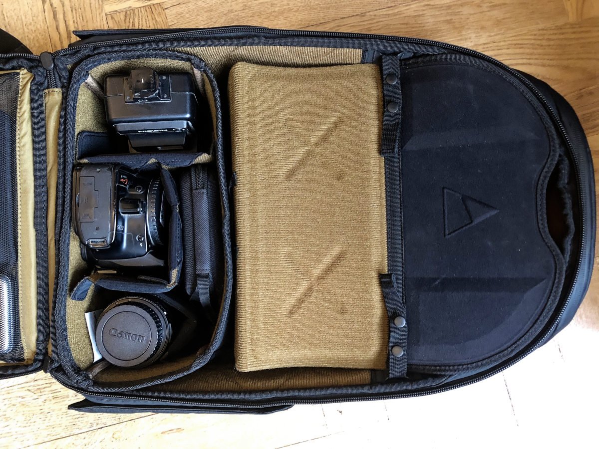 Picture of the Nomatic McKinnon camera backpack