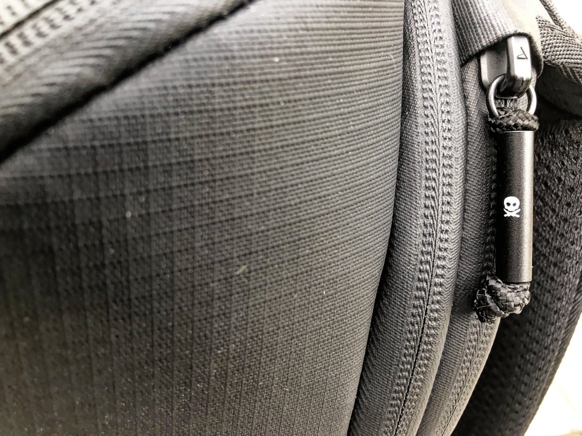 Detail of the zipper