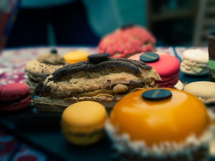Close-up of cakes and macaroons shot with a tilt-shift lens