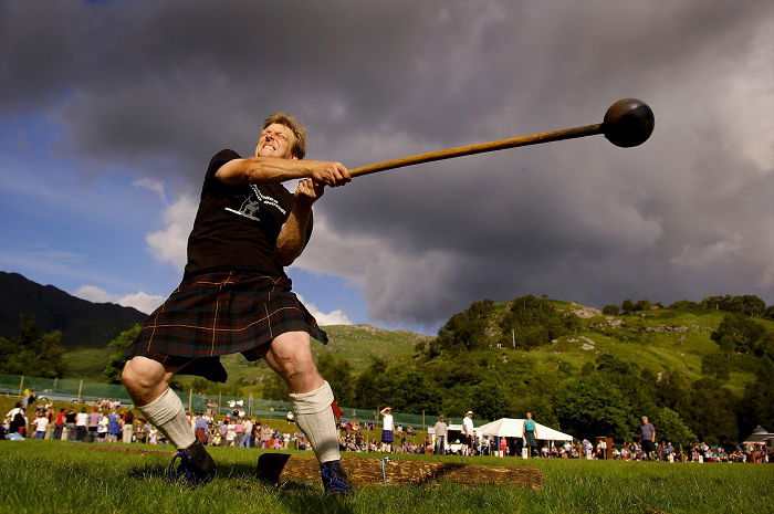 Scottish hammer thrower in kilt