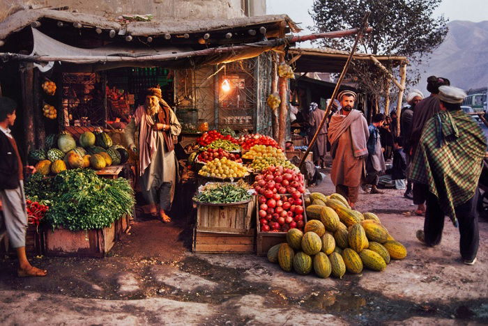 Afghan fruit and veg market